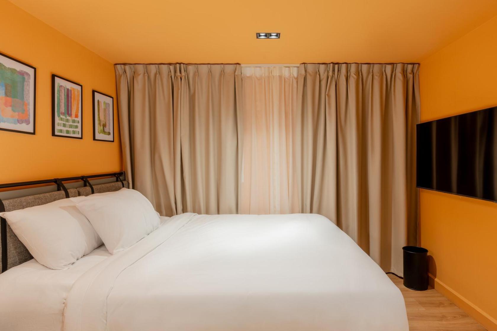 Grey L Downtown Ouzonian House Апартаменти