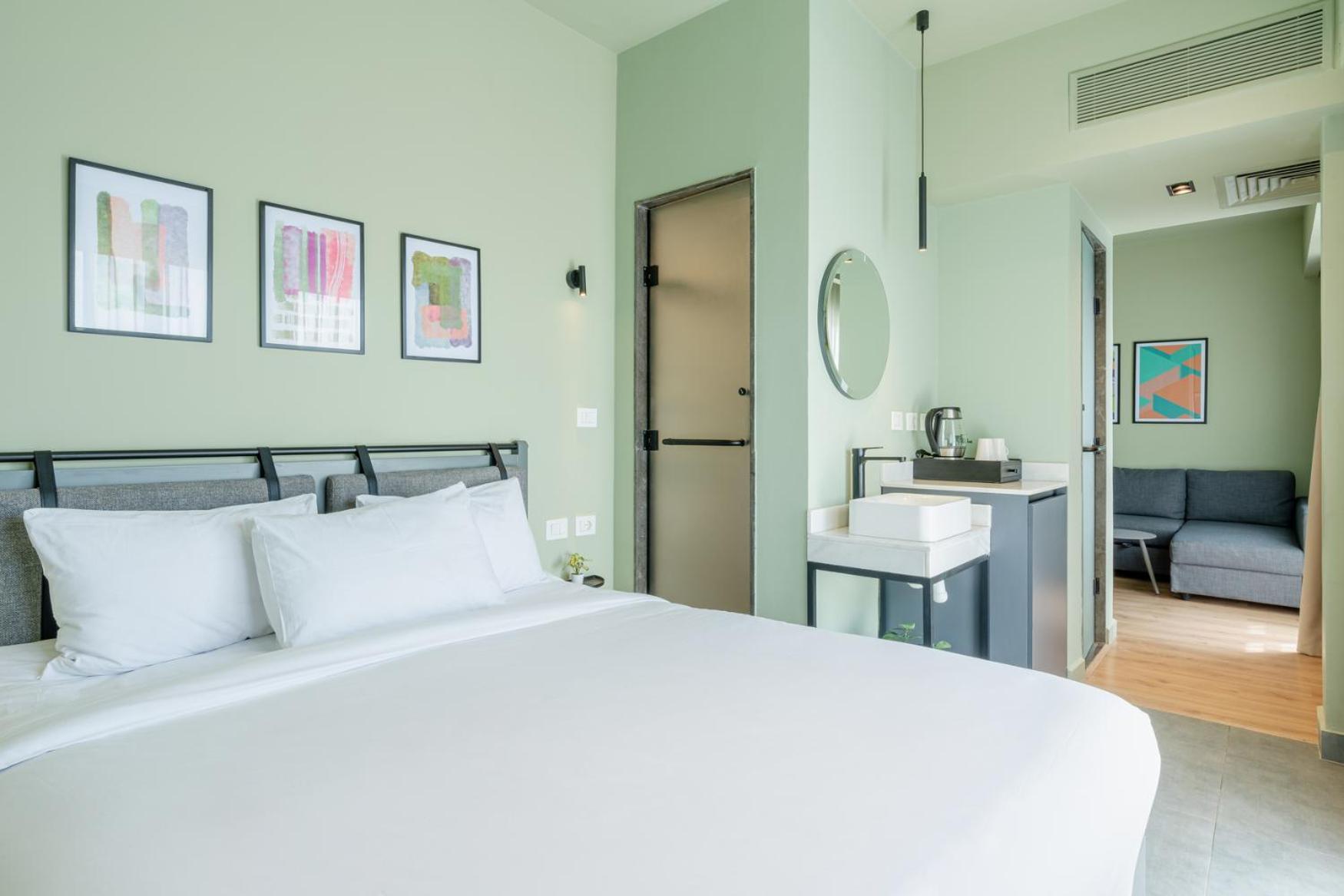 Апартаменти Grey L Downtown Ouzonian House