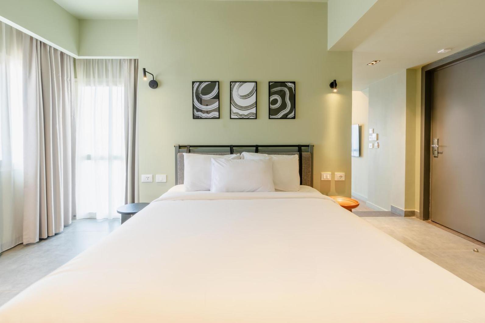 Grey L Downtown Ouzonian House Апартаменти *