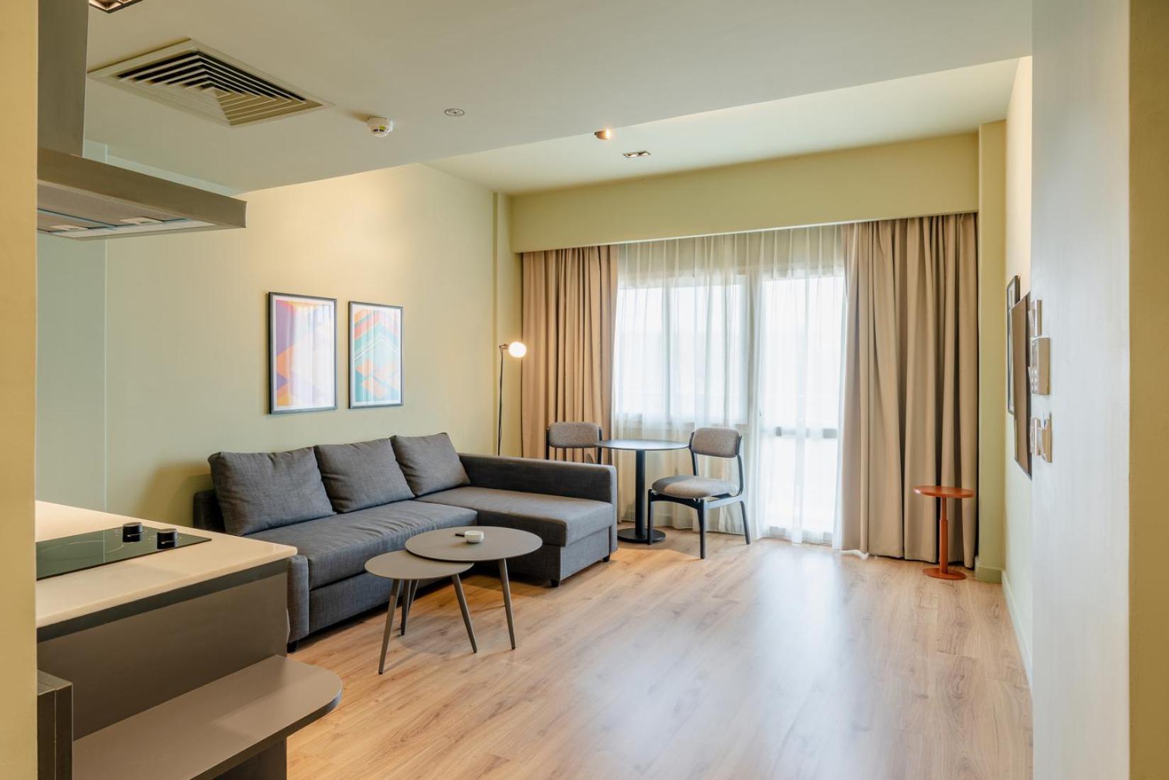 Grey L Downtown Ouzonian House * Каїр